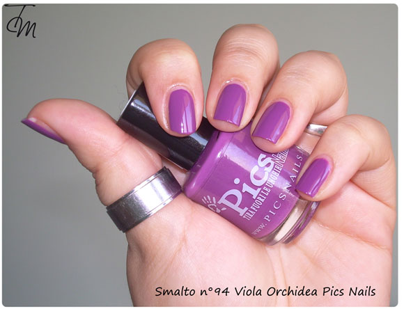 Swatch-Review-smalto-n94-viola-orchidea-pics-nails-boccetta-storta