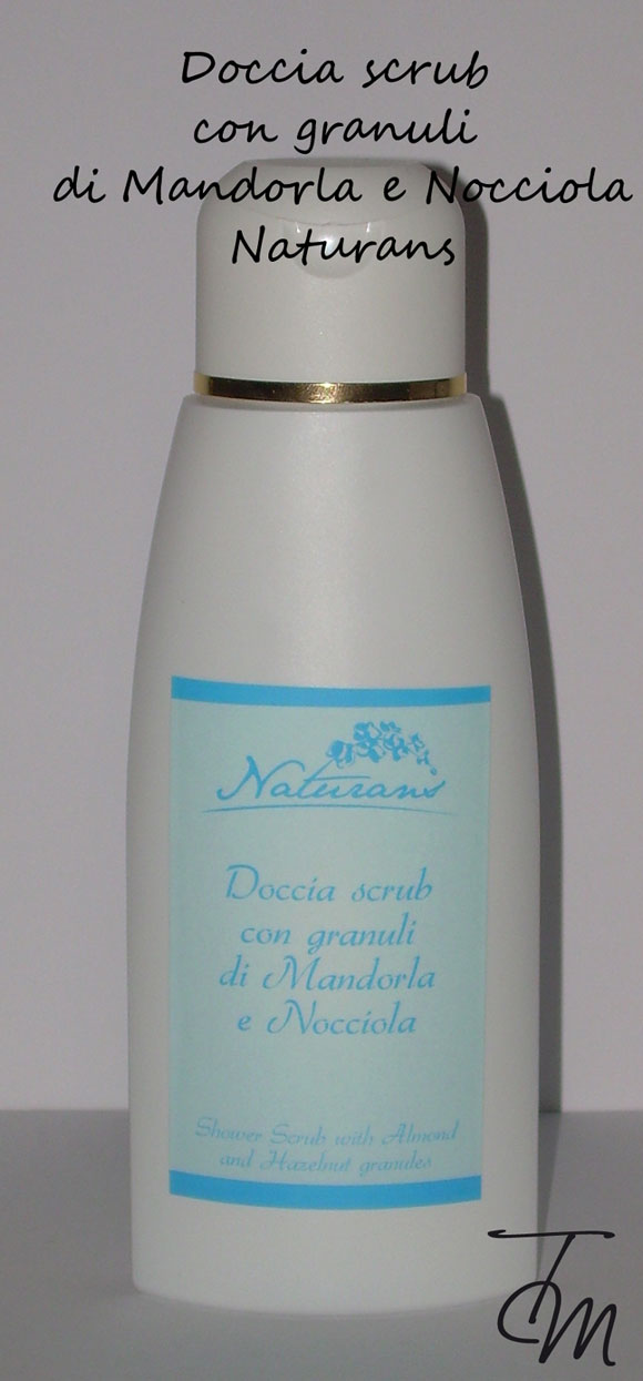 doccia-scrub-con-granuli-di-mandorla-e-nocciola-naturans