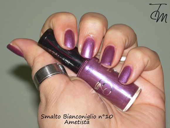 Smalto-bianconiglio-cosmetics-n°10-ametista-swatch-boccetta-storta