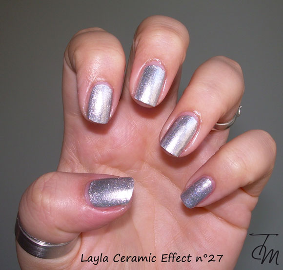 swatch-layla-ceramic-effect-n27-mano-intera