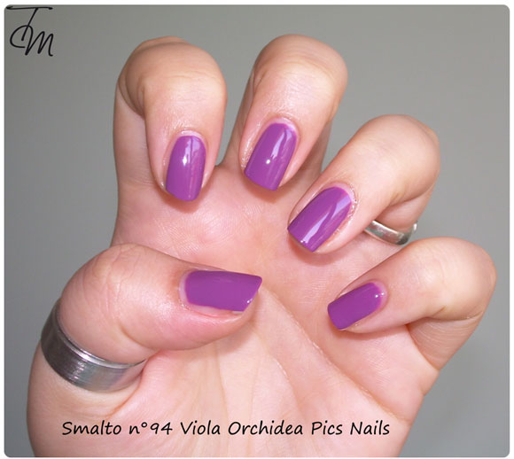 Swatch-Review-smalto-n94-viola-orchidea-pics-nails-mano-intera