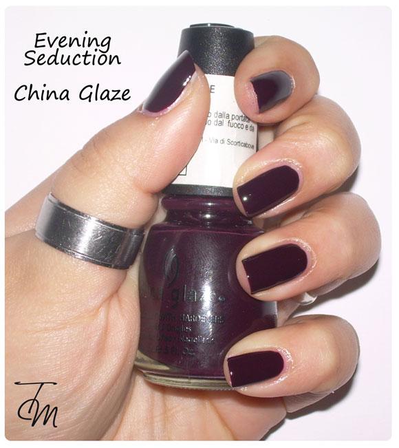 swatches-evening-seduction-china-glaze-boccetta-dritta