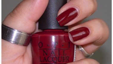 swatch OPI im suzi and im a chocoholic boccetta dritta